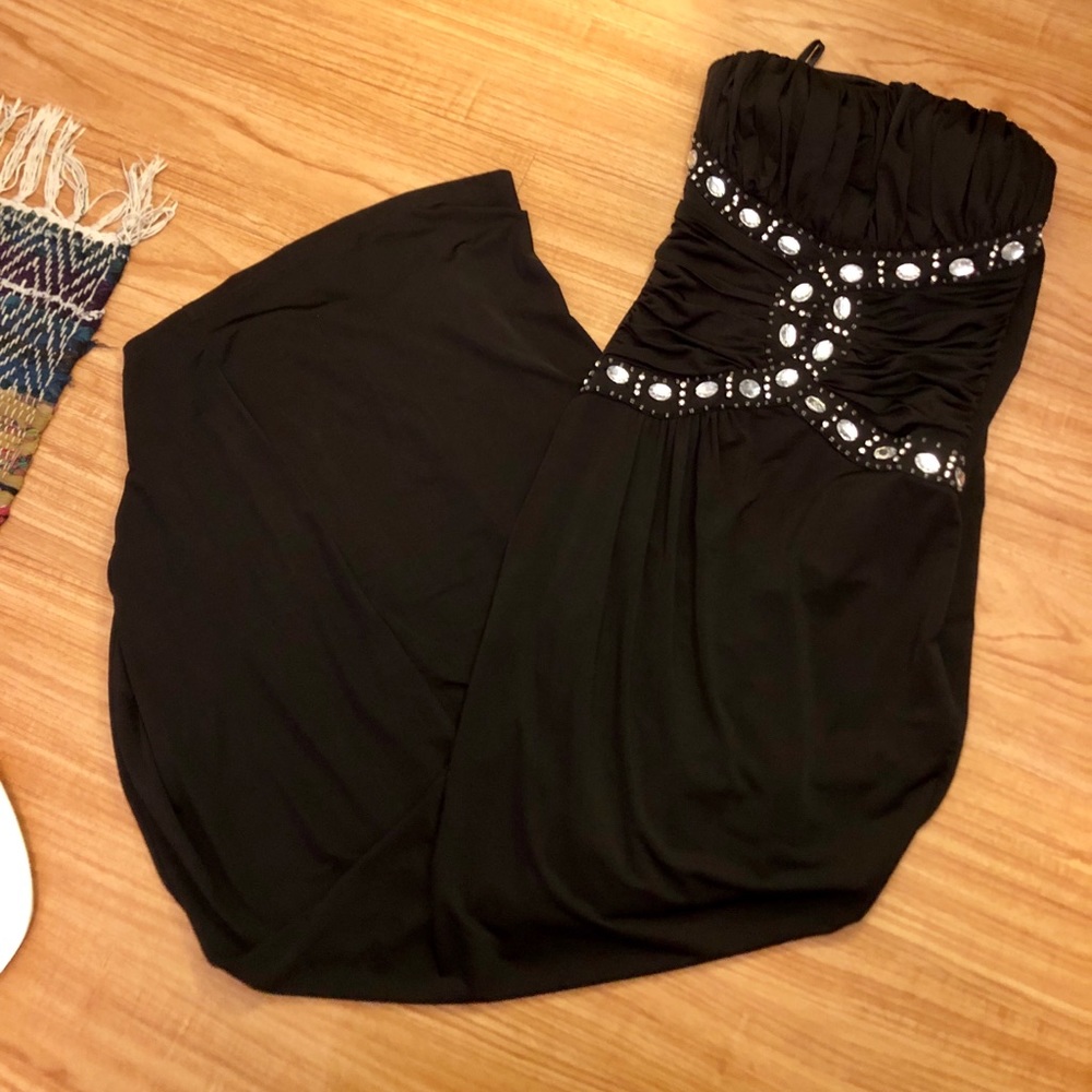 Maxi strapless homecoming or prom dress
